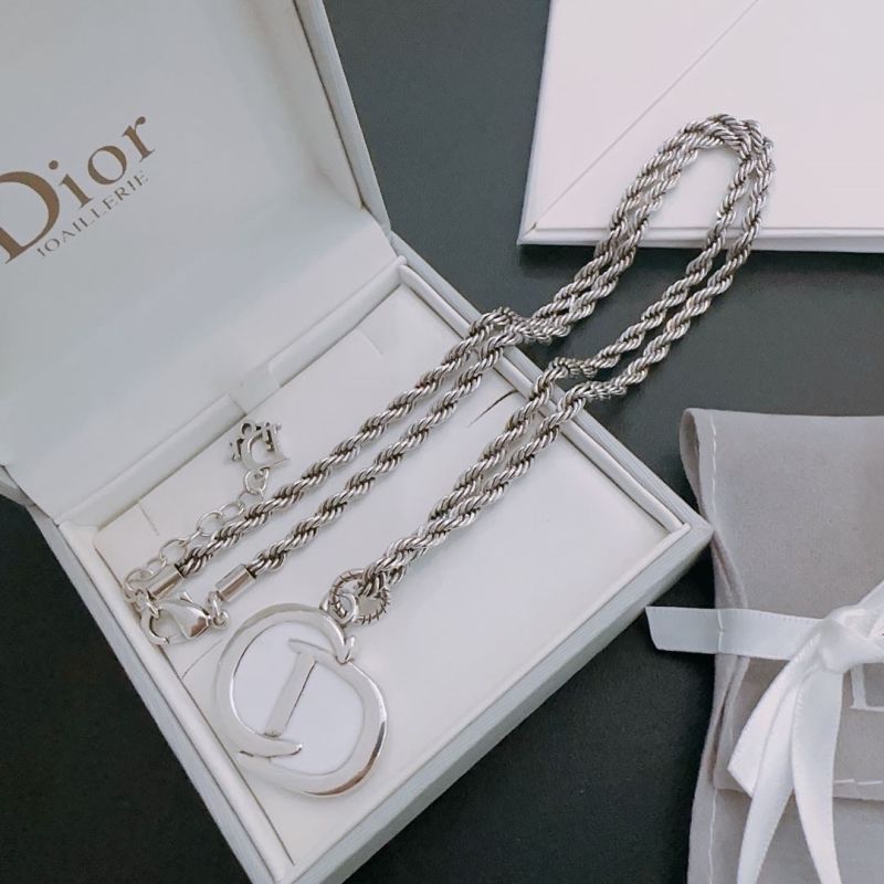 chr1st1an D10r necklaces